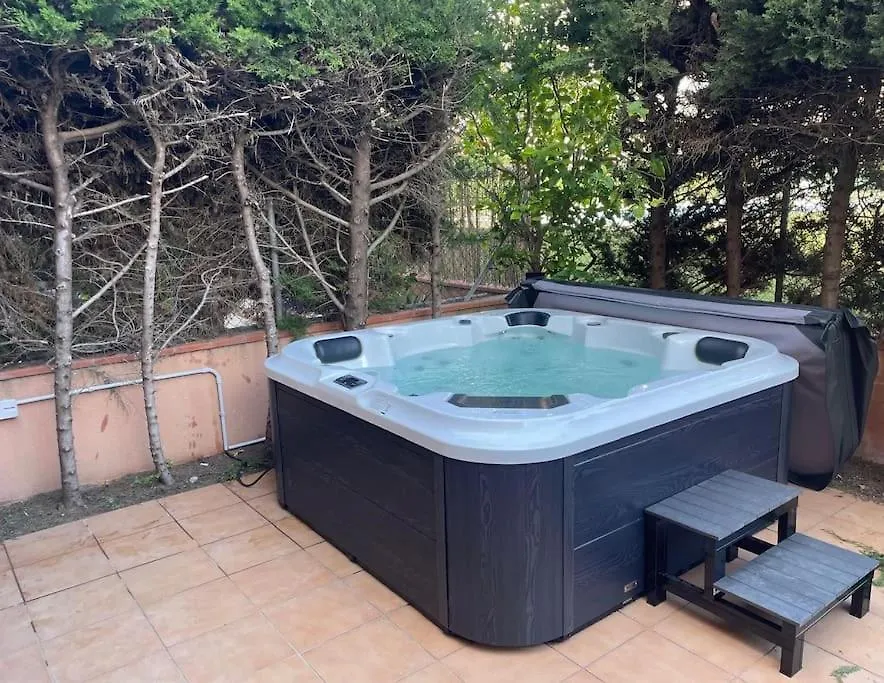 Holiday home Cayola Akoya Conserjeria, Jacuzzi Prive Et Plage Empuriabrava