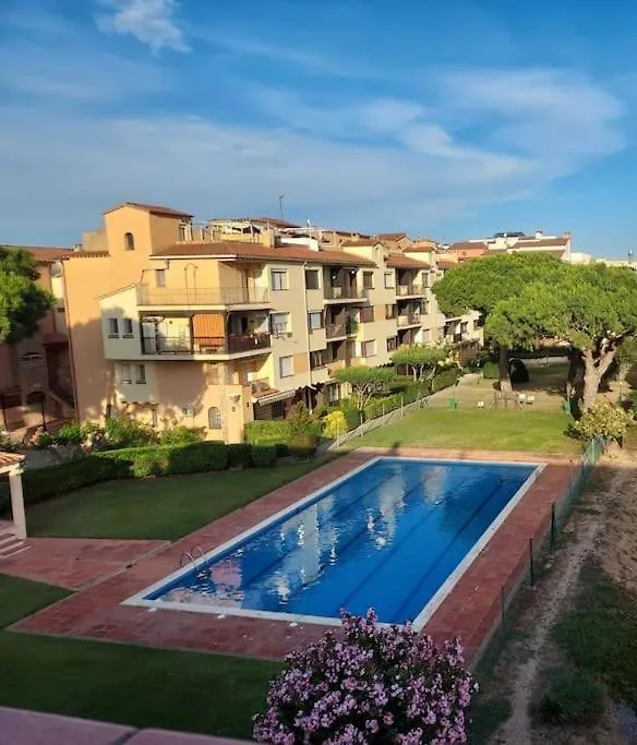 Holiday home Cayola Akoya Conserjeria, Jacuzzi Prive Et Plage Empuriabrava Spain